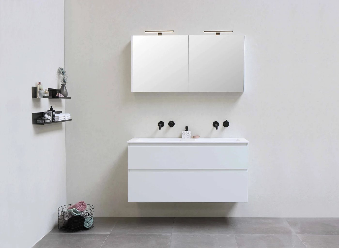 Vanity cabinet